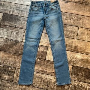 American Eagle Outfitters Light Blue Skinny Jeans